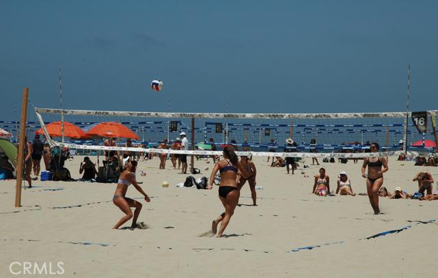 Beach Volley Ball is one of the top sports in Hermosa and lots of spectators enjoy it!!