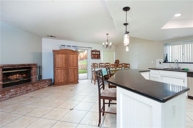 Detail Gallery Image 9 of 32 For 28970 Vacation, Canyon Lake,  CA 92587 - 4 Beds | 2 Baths