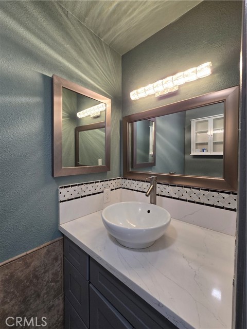 Detail Gallery Image 26 of 36 For 12940 Jenny St, Oak Hills,  CA 92344 - 5 Beds | 3/1 Baths