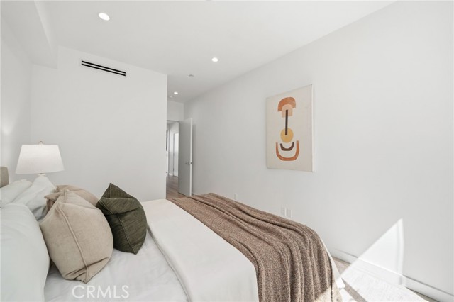 Image 14 of 37 For 5153 Redondo Court