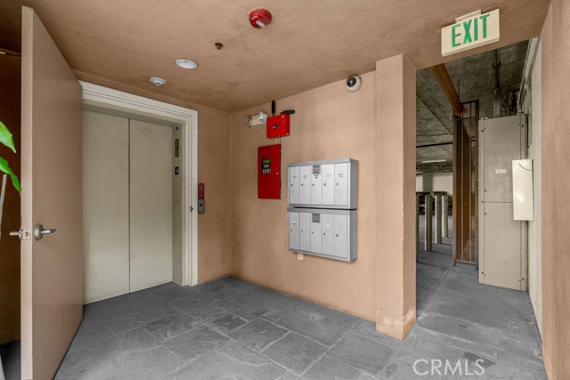 Detail Gallery Image 8 of 61 For 11504 Moorpark St #103,  Studio City,  CA 91602 - 3 Beds | 2/1 Baths
