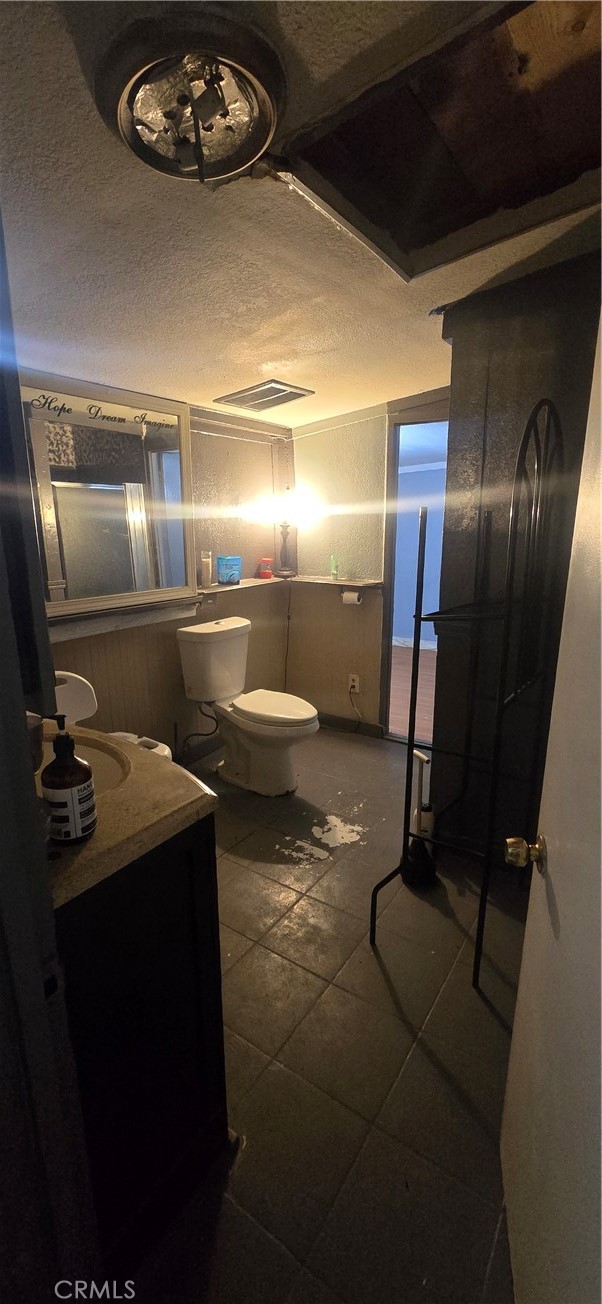 Detail Gallery Image 2 of 9 For 44627 Beech, Lancaster,  CA 93534 - 3 Beds | 1 Baths