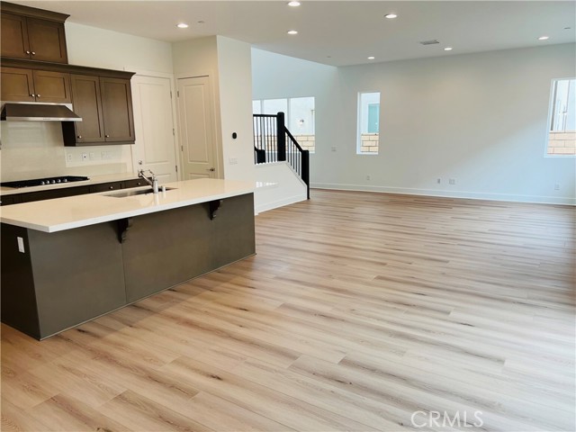 Detail Gallery Image 3 of 21 For 28526 Damson, Saugus,  CA 91350 - 5 Beds | 4 Baths