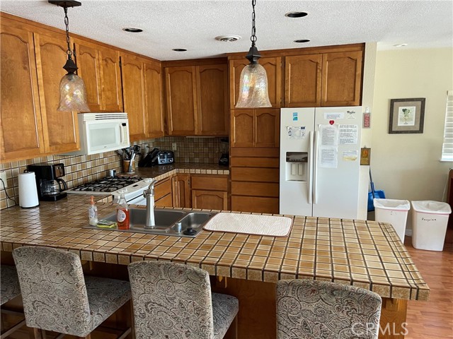 Detail Gallery Image 7 of 49 For 14038 Rosewood Ln, Clearlake,  CA 95422 - 5 Beds | 4 Baths