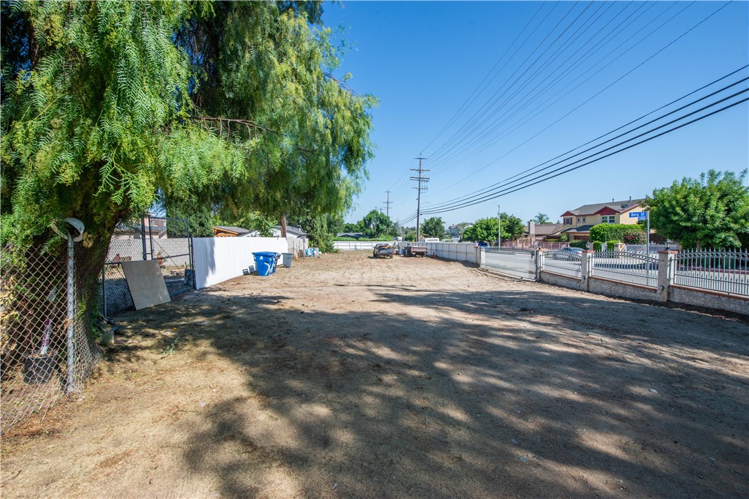 Detail Gallery Image 10 of 35 For 13520 Fenton Ave, Sylmar,  CA 91342 - 4 Beds | 3 Baths