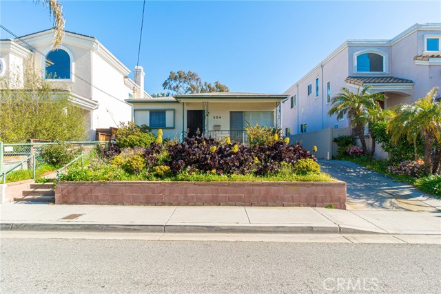 554 2nd Street, Hermosa Beach, California 90254, 3 Bedrooms Bedrooms, ,1 BathroomBathrooms,Residential,Sold,2nd,SB23059227