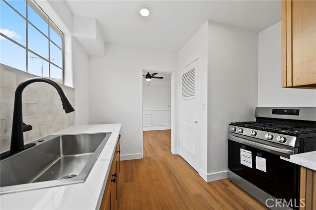 4431 Victoria Park Place, Los Angeles CA: https://media.crmls.org/medias/fb2fd421-9d86-4318-bdea-1808e5640691.jpg