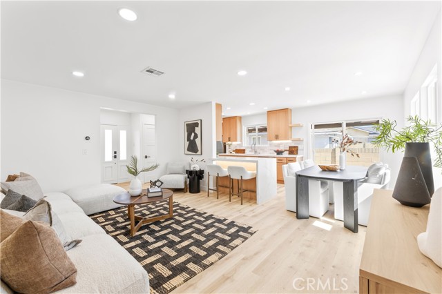 Detail Gallery Image 10 of 36 For 6742 E El Salvador, Long Beach,  CA 90815 - 3 Beds | 2 Baths