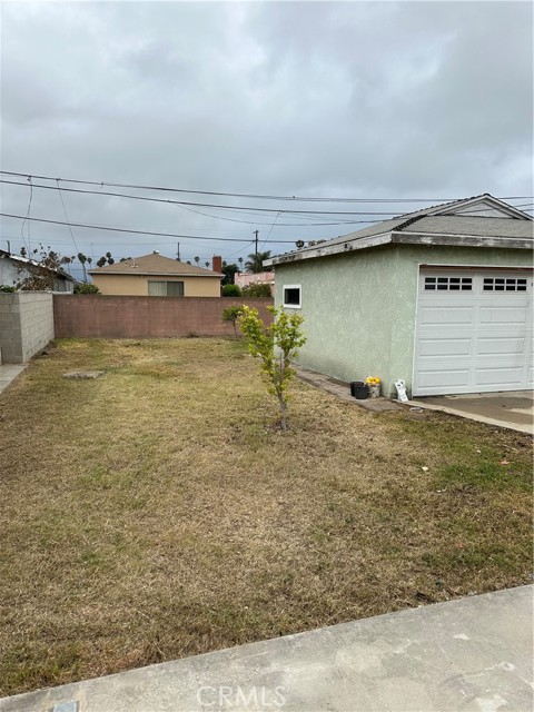 1631 N Banning Boulevard, Wilmington CA: https://media.crmls.org/medias/fb30c70a-fdae-4566-9492-f7d795b5d41d.jpg