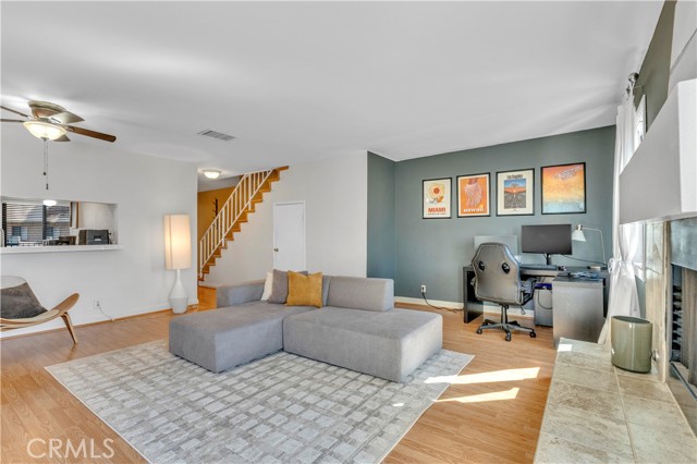 Detail Gallery Image 8 of 50 For 21040 Parthenia #25,  Canoga Park,  CA 91304 - 2 Beds | 2/1 Baths