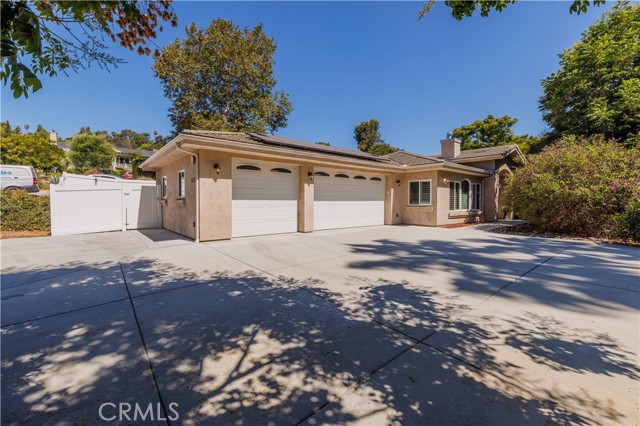 Detail Gallery Image 1 of 75 For 4133 Rogers Ln, Spring Valley,  CA 91977 - 4 Beds | 4 Baths