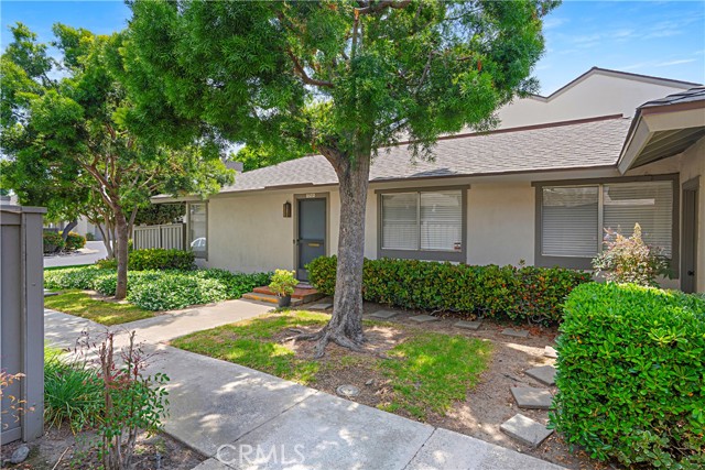Detail Gallery Image 1 of 44 For 17416 via Lindo #101,  Tustin,  CA 92780 - 3 Beds | 2 Baths