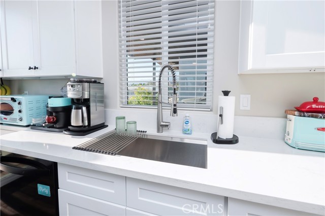 1134 Villa Calimesa Ln, Calimesa CA: https://media.crmls.org/medias/fb31ac46-c5d7-4d4c-a936-dd37310f83eb.jpg