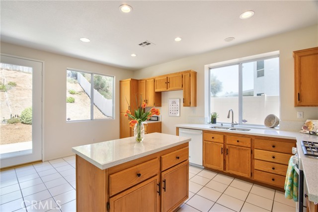 23794 Marin Court, Murrieta CA: https://media.crmls.org/medias/fb324737-7484-4f54-83ec-833037855295.jpg
