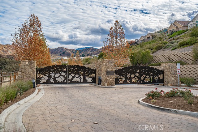 Detail Gallery Image 50 of 59 For 18642 Cedar Crest Dr, Canyon Country,  CA 91387 - 4 Beds | 3 Baths