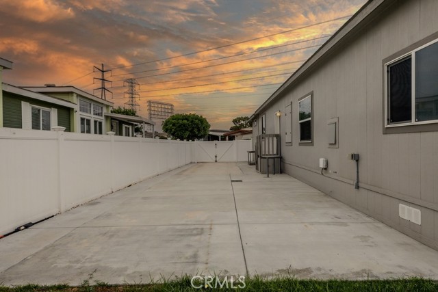 Detail Gallery Image 37 of 50 For 3595 Santa Fe Ave #278,  Long Beach,  CA 90810 - 3 Beds | 2 Baths