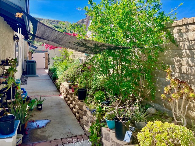 Detail Gallery Image 35 of 42 For 30308 Jasmine Valley, Canyon Country,  CA 91387 - 4 Beds | 2 Baths