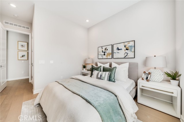 Detail Gallery Image 4 of 58 For 301 Brackens, Lake Forest,  CA 92630 - 4 Beds | 4 Baths