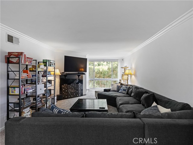 12720 Burbank Boulevard, Valley Village CA: https://media.crmls.org/medias/fb3568a8-fc7e-4869-85a0-9df64a00c125.jpg