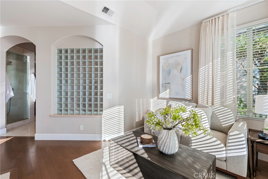 MLS #OC25238106 image #28