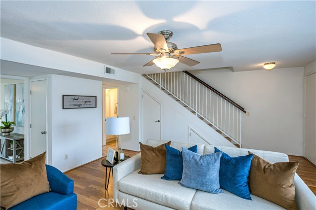 Detail Gallery Image 6 of 35 For 1240 N Citrus Ave #1,  Covina,  CA 91722 - 3 Beds | 3 Baths