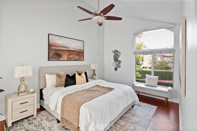 19431 Rue De Valore, Lake Forest CA: https://media.crmls.org/medias/fb365d8b-ba18-45d0-a76b-ce9f05d29582.jpg