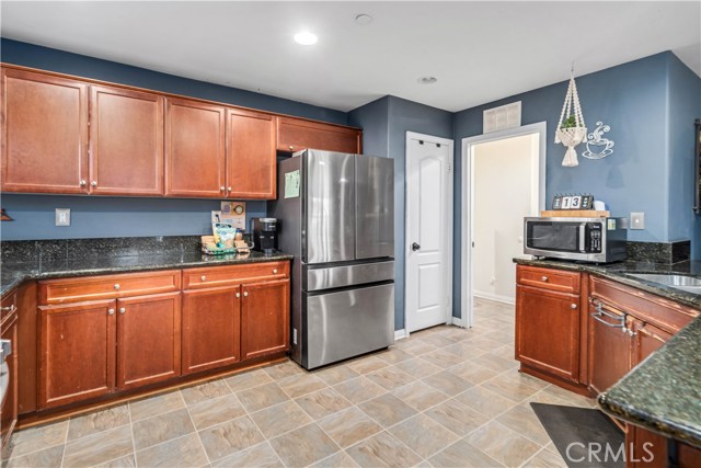 43246 Palm Lane, Lancaster CA: https://media.crmls.org/medias/fb36a27d-e555-42cc-8c15-36d9df2d0180.jpg