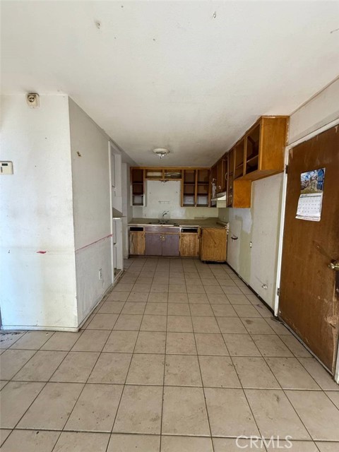 Detail Gallery Image 9 of 29 For 1311 W 1st St, Merced,  CA 95341 - 4 Beds | 2 Baths