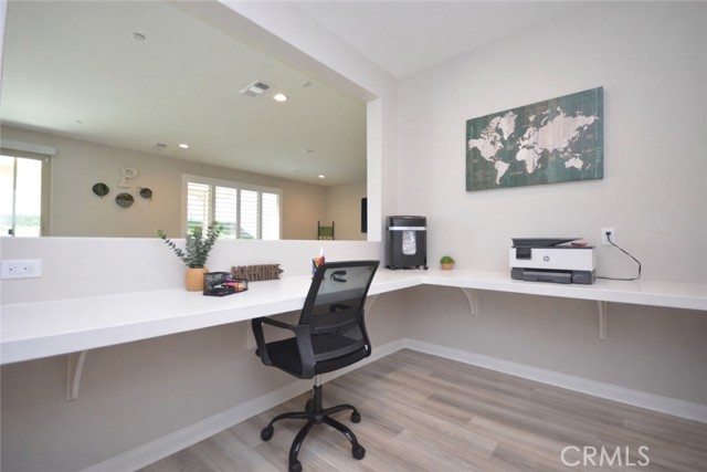 Detail Gallery Image 11 of 30 For 25377 Circle Stone Dr, Menifee,  CA 92586 - 5 Beds | 3/1 Baths