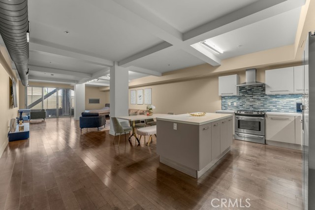 433 Pine Avenue, Long Beach CA: https://media.crmls.org/medias/fb37ce22-21a0-4cea-bb2d-0c91ae53452f.jpg