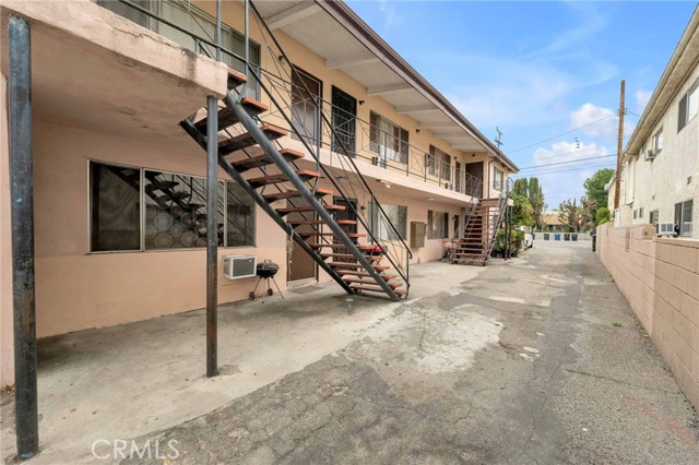 16020 Vanowen Street, Van Nuys CA: https://media.crmls.org/medias/fb37ff63-077a-4150-8f0b-40f42bf9da2d.jpg