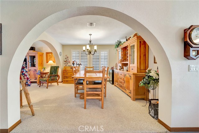 Detail Gallery Image 11 of 74 For 433 Fairway Dr, Palmdale,  CA 93551 - 5 Beds | 3/1 Baths