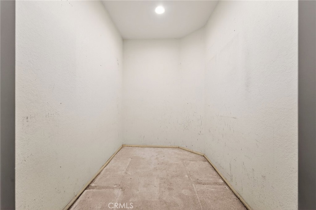 https://media.crmls.org/medias/fb388092-4c34-4d9d-8e71-bbac008edc4a.jpg?preset=X-Large