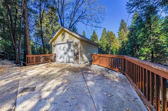 Detail Gallery Image 2 of 57 For 743 Woodland Rd, Crestline,  CA 92325 - 3 Beds | 2/1 Baths