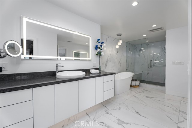 18751 Via San Marco, Irvine CA: https://media.crmls.org/medias/fb391731-8c5d-4521-8591-9ccb63dc9200.jpg