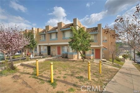 Detail Gallery Image 2 of 23 For 4904 Ithaca Ave #5,  Los Angeles,  CA 90032 - 3 Beds | 2 Baths