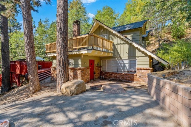32295 Inadale Court, Running Springs, CA 92382