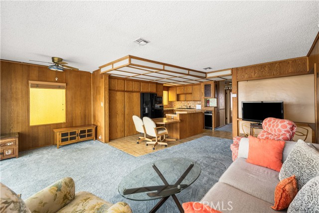 1207 Seal Way, Seal Beach CA: https://media.crmls.org/medias/fb39b91f-ff35-41ec-b95c-90acae964fc8.jpg