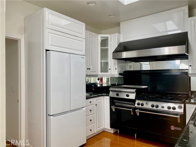 Detail Gallery Image 9 of 14 For 222 Marine, Newport Beach,  CA 92662 - – Beds | – Baths