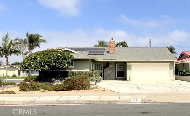 7811 Rhine Drive, Huntington Beach CA: https://media.crmls.org/medias/fb3b3862-70bf-4c8a-8d55-b3693a631a34.jpg