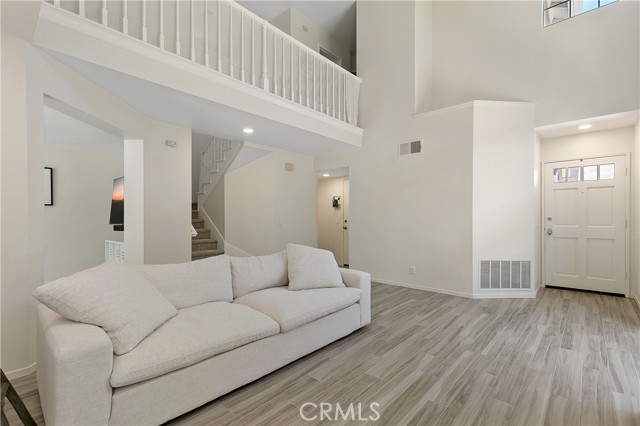 Detail Gallery Image 6 of 33 For 24672 Calle Largo, Calabasas,  CA 91302 - 3 Beds | 3 Baths