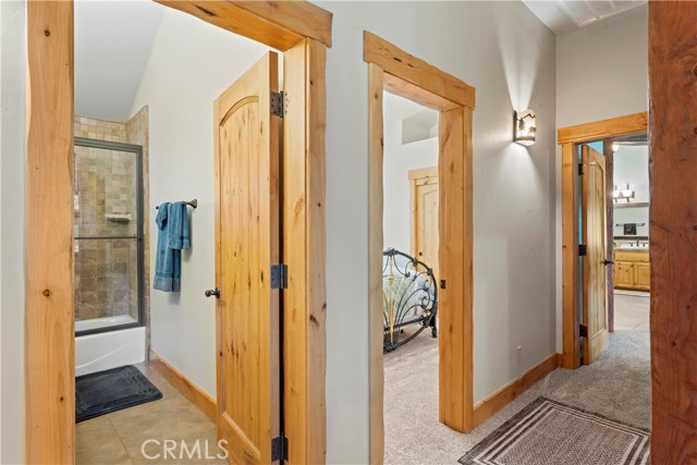 1034 Teakwood Drive, Lake Arrowhead CA: https://media.crmls.org/medias/fb3c7e15-f290-49f2-906f-2d1728d38ce1.jpg
