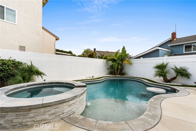 Detail Gallery Image 39 of 61 For 17902 Bolton Cir, Huntington Beach,  CA 92649 - 4 Beds | 2/1 Baths