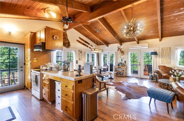 Detail Gallery Image 2 of 27 For 28975 Alder Ter, Cedar Glen,  CA 92321 - 4 Beds | 2 Baths