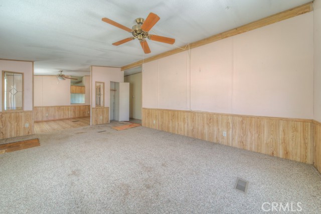 25680 Troy Lane, Menifee CA: https://media.crmls.org/medias/fb3e5b46-11c0-45d6-98f3-672ec7a79cb2.jpg