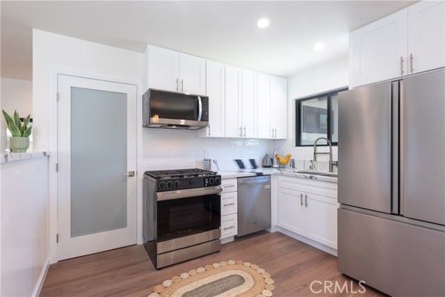 Detail Gallery Image 25 of 64 For 3240 Pacific Ave, Long Beach,  CA 90807 - 4 Beds | 3 Baths