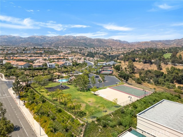 19900 Mariposa Creek Way Way, Porter Ranch CA: https://media.crmls.org/medias/fb3e8ec9-4140-46ec-a496-ae2b2e6ff720.jpg