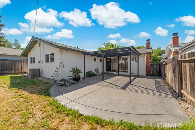 Image 30 of 34 For 273 Solano  