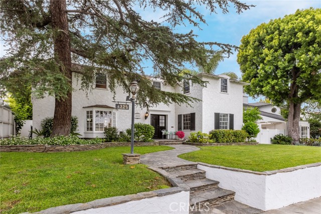 Detail Gallery Image 2 of 70 For 4225 Myrtle Ave, Long Beach,  CA 90807 - 5 Beds | 3/1 Baths