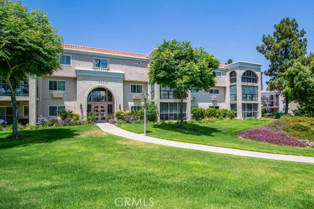 5500 Paseo Del Lago #1B, Laguna Woods, CA 92637